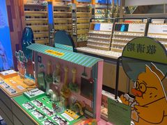 -LOOK眼镜·蔡司依视路配镜(宝山万达店)
