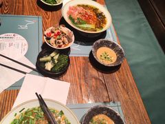-八月美食小馆(银泰城总店)