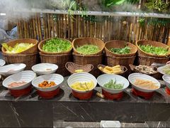 -金马门国际美食百汇(珞喻路店)