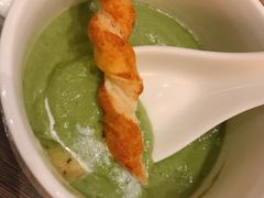 -松山湖凯悦酒店·Café自助餐厅·周末火舞秀表演