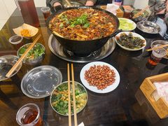 -鸿顺老铁锅美蛙鱼府(解放碑店)