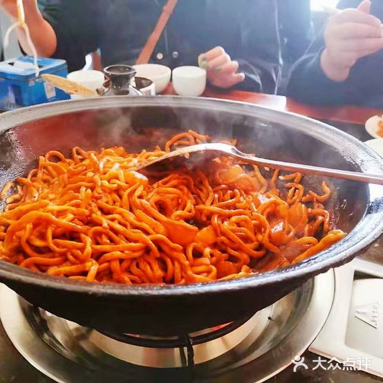 日新铁锅焖面(坝上店)