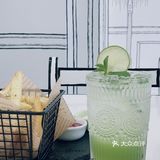 二次元轻食馆MyFlat，漫画里的黑白两色