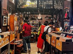 -席娜卡琳火车铁道夜市