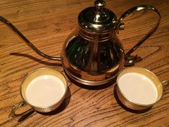 新疆奶茶-阿里家·新疆烤肉酒場 by MIG