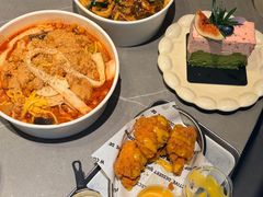 -W COLLECTIVE  DESSERT SHOP