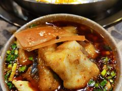 -肖肖酸萝卜鱼火锅(总店)