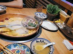 -洱火云南酸菜牛肉火锅(石景山当代商城店)