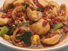 -阿瓦山寨·湘菜现炒·剁椒鱼头王(咸阳总店)