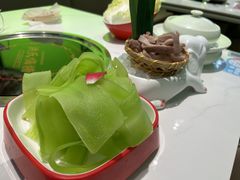 -洪氏嗨捞·广东猪肚鸡·椰子鸡火锅(西咸万象城店)