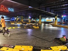 -极限PLAY运动娱乐新世界·团建派对潮玩休闲馆·室内蹦极高空游乐园