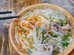 -正宗李家土鸡米线店