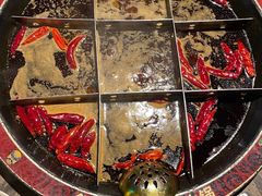 -舒家大院重庆老火锅(纪念塔店)