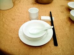 餐具-轩记海鲜餐厅·四十五年老字号·经典粤菜(西区彩虹店)