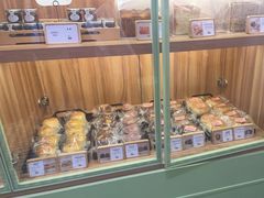 面包甜点陈列柜-野上麦田(中贸广场店)