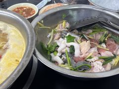 -周良天山牛杂城(天山路总店)