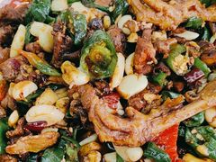 -郑小二山东特色炒鸡店(红小巷店)