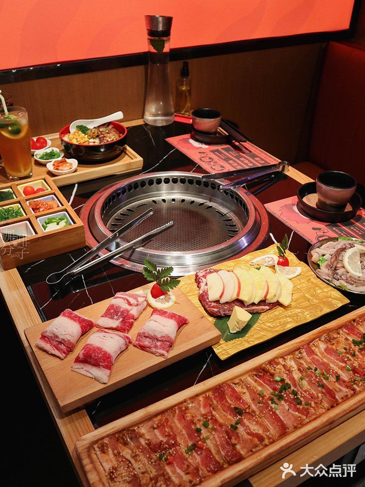 广州美食丨降温天，到氛围感十足的烧小小吃烤肉啦〜