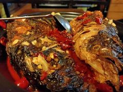 秘制鱼头-临江餐馆二楼美食部落