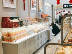 面包甜点陈列柜-面包新语(龙湖·西宸天街店)