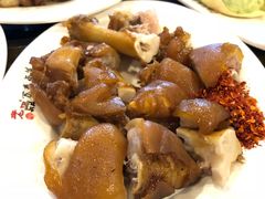 -老鼎万春卤菜(鹭湖宫8区店)