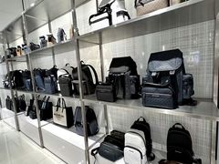 -百年港湾奥特莱斯(香炉礁店)