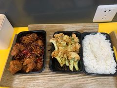 -南门金峰辣子鸡·玩串串(昌发展万科广场店)
