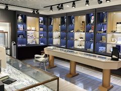 -宏宇眼镜蔡司依视路折扣店(兆佳眼镜城店)