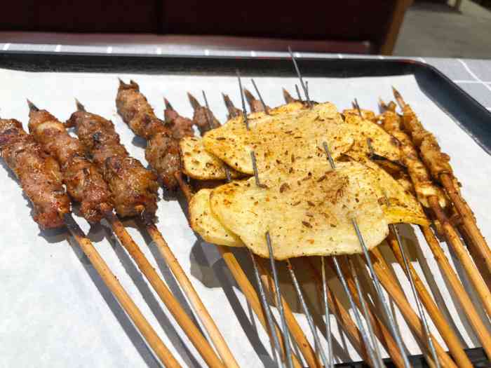 老杨头烧烤(博烤堂店)-"好吃,不逊色于老爷子的串,店面很小,屋里.
