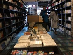 -钟书阁(松江泰晤士小镇店)