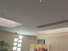 -肥肥虾庄·金牌油焖大虾(汉口城市广场店)