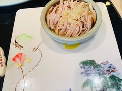 蒜泥白菜拌肚丝-新南华大酒店(长寿店)