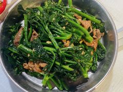 牛肉炒芥蓝-石岐乳鸽村(桥观坊南四巷店)