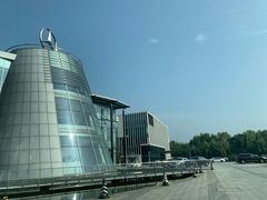 -奔驰北京极光星徽(四元桥店)