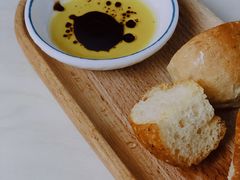 餐前面包-La goccia  意式餐吧(太古里店)