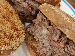 烧饼夹烧牛羊肉-老爆肚满五香烧牛羊肉