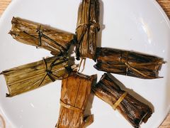 宜宾小黄粑-李子坝梁山鸡(北碚万达五鸡哥店)