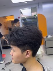 -首脑美发沙龙