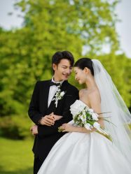 -喜爱高定婚纱摄影