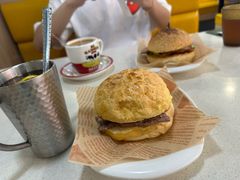 猪扒包-万利港式茶餐厅