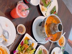-Chom Cafe and Restaurant