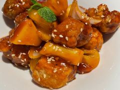 椰果菠萝咕噜肉-闻见中国海南菜(K11店)