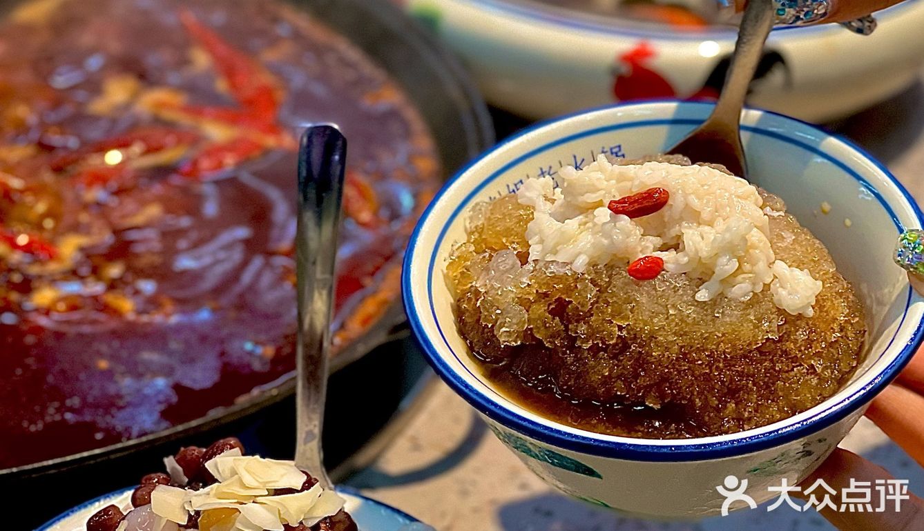 🍲排队4小时的鸿姐老火锅，又双叒叕出新品啦！