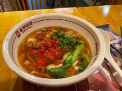 -呷佬·长沙手工米粉(金沙江路店)