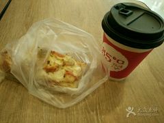 -85度C(生甜甜圈研究工坊·上海平凉店)