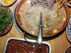 -洱火云南酸菜牛肉火锅(石景山当代商城店)