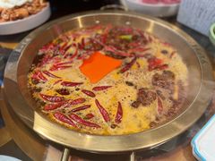 -小天鹅火锅·一线江景洪鼎旗舰店(洪崖洞店)