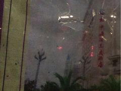 -地中海阳光大酒店(南昌红谷滩学府大道地铁站店)