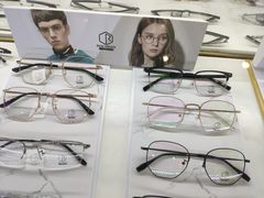 -潘多拉眼镜·蔡司依视路明月(潘家园店)