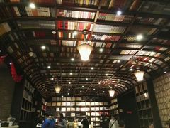 -钟书阁(松江泰晤士小镇店)